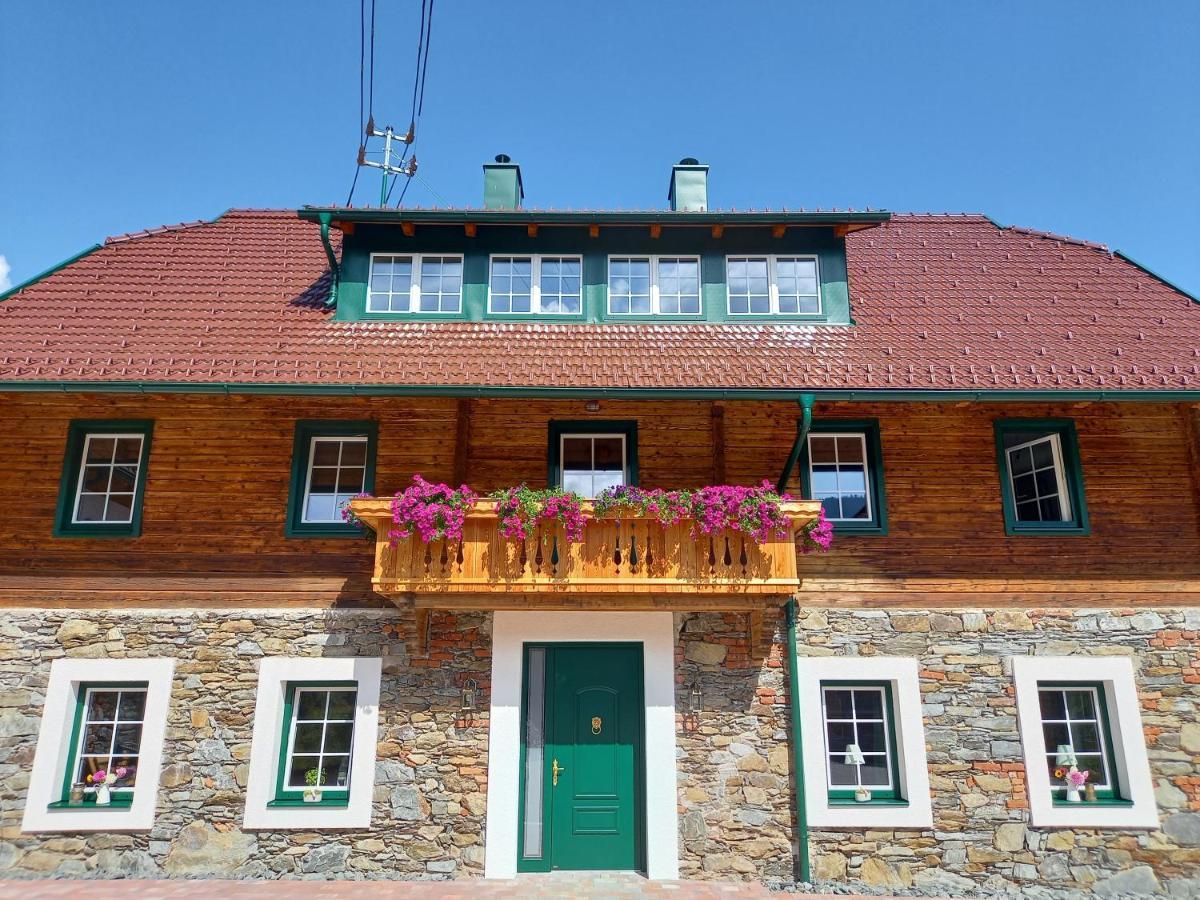Landhaus Gruenjuwel Himmelberg エクステリア 写真