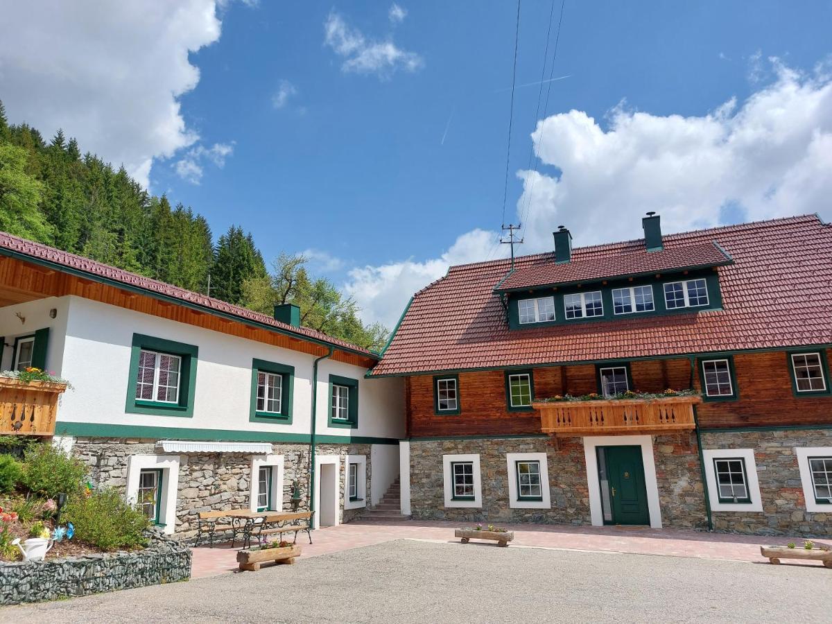 Landhaus Gruenjuwel Himmelberg エクステリア 写真
